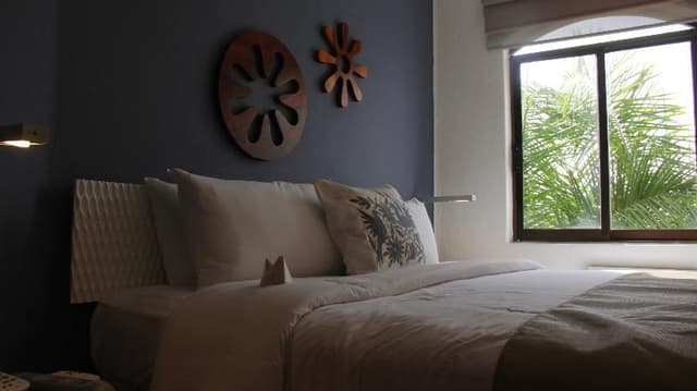SUITE ONE BEDROOM