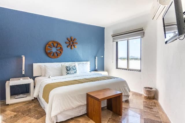 DOUBLE KING SIZE BED
