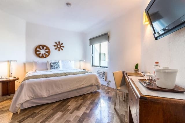 DOUBLE KING SIZE BED