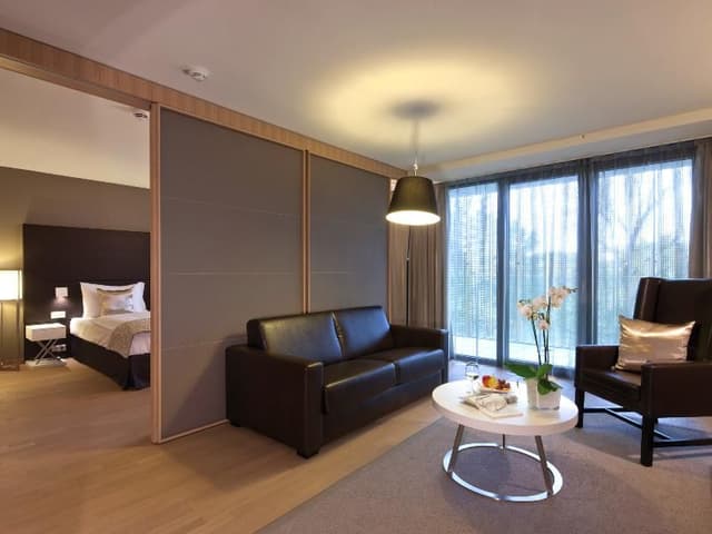 SUITE ONE BEDROOM