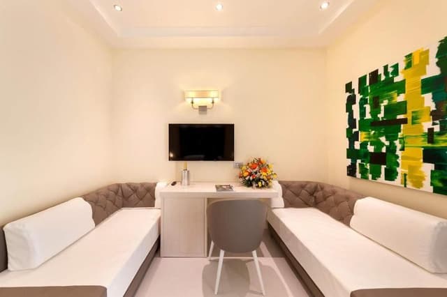 JUNIOR SUITE CAPACITY 4