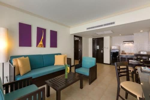 ONE BEDROOM FAMILY SUITE - KING