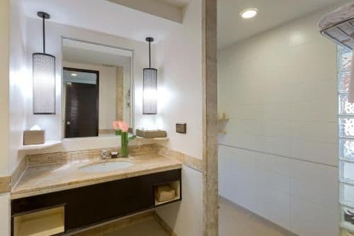 ONE BEDROOM FAMILY SUITE - KING
