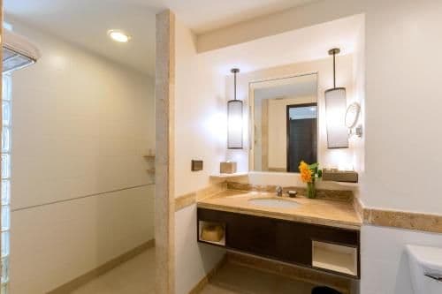 ONE BEDROOM FAMILY SUITE - KING