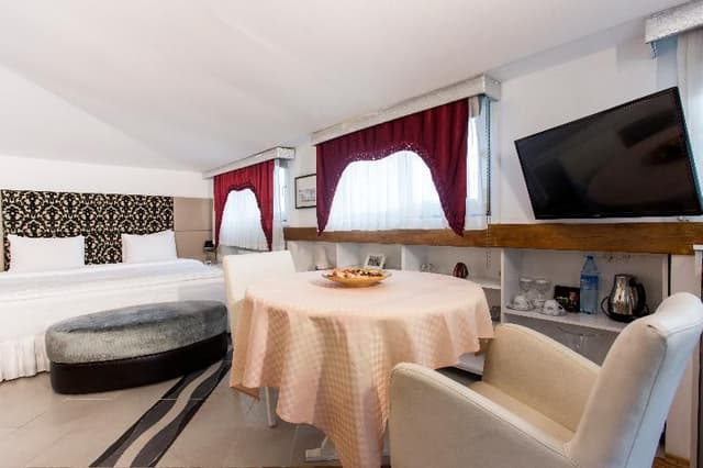 SUITE EXECUTIVE