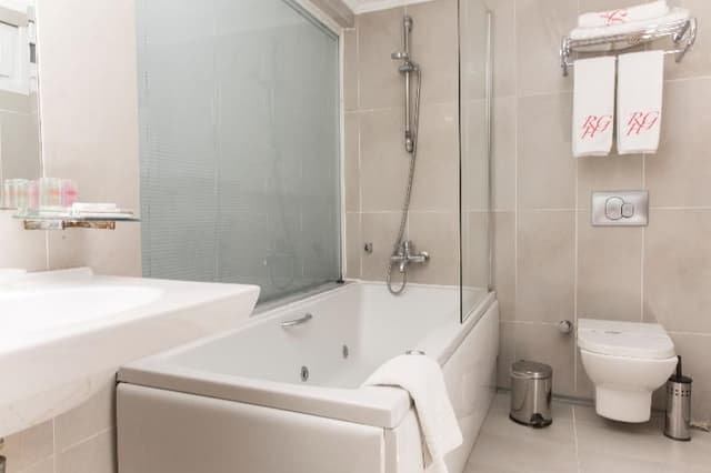 SUITE EXECUTIVE
