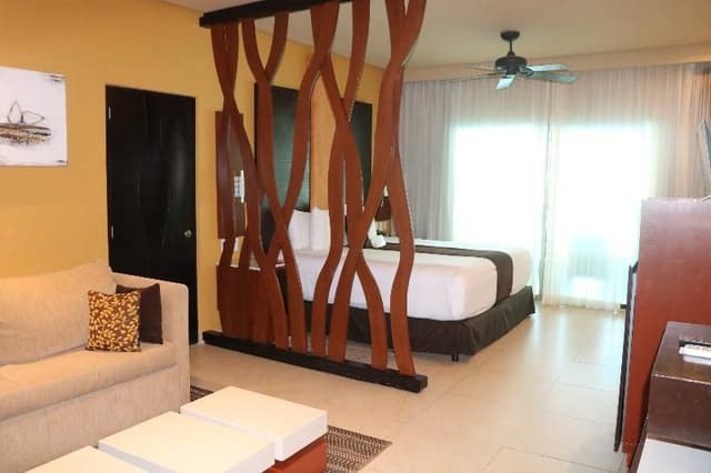 SUITE THREE BEDROOMS