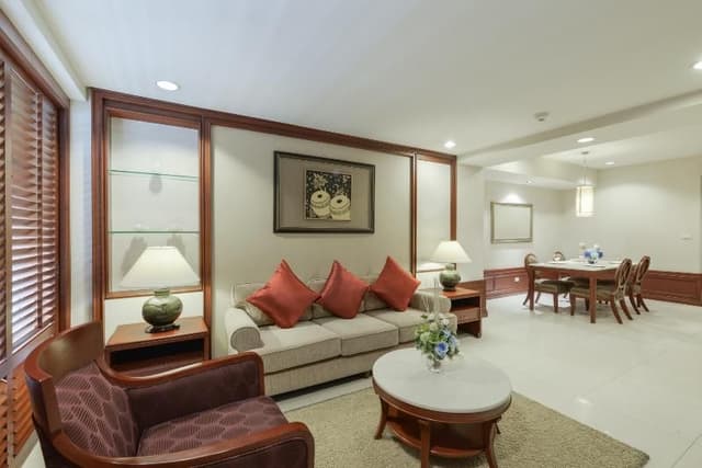 FAMILY ROOM TWO BEDS