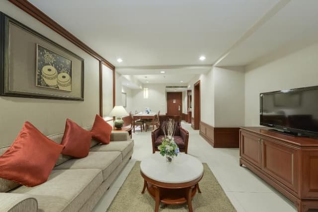 FAMILY ROOM TWO BEDS