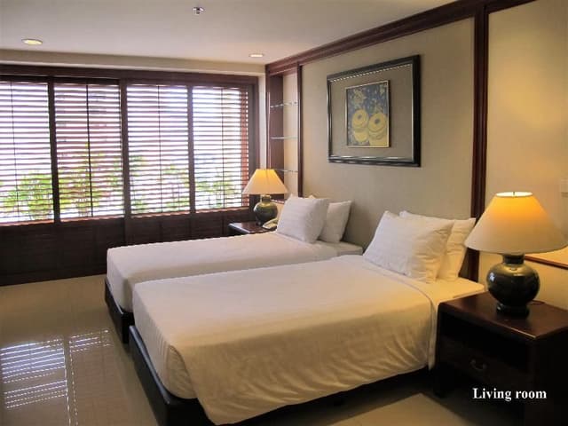 FAMILY ROOM TWO BEDS