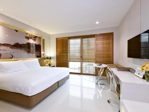 Deluxe Double or Twin Room