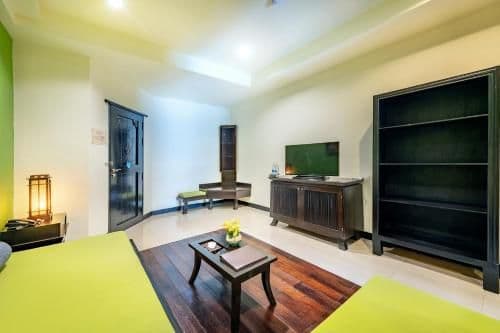 Gold Suite with Pool Access
