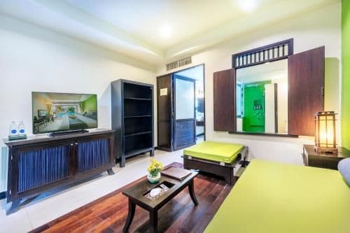 Gold Suite with Pool Access