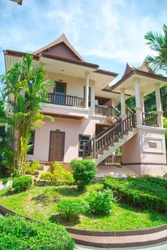 Villa with Garden View