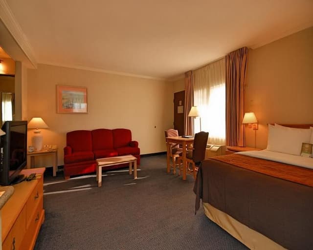 Room QUEEN SIZE BED