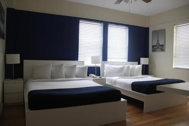 DOUBLE TWO BEDS