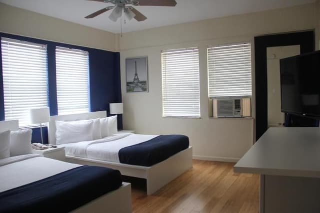 DOUBLE TWO BEDS