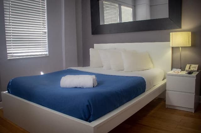 DOUBLE QUEEN SIZE BED