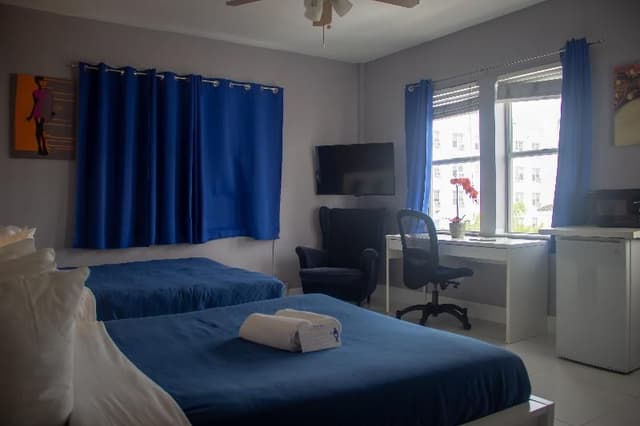 DOUBLE TWO DOUBLE BEDS