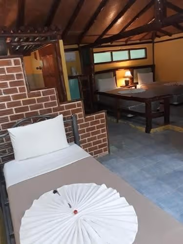 Family Room 3 adults