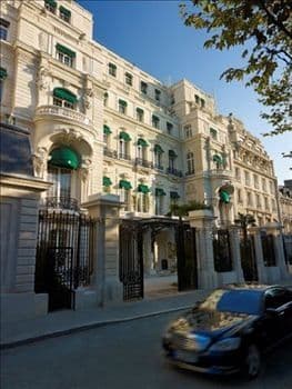 Shangri-La Hotel Paris Shangri-La Hotel Paris