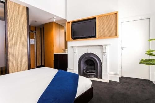 Deluxe Queen Room