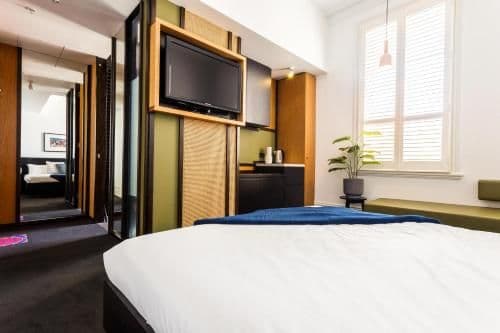 Deluxe Queen Room