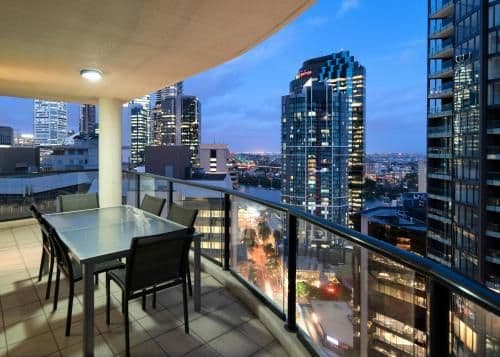 Three-Bedroom Apartment with Balcony