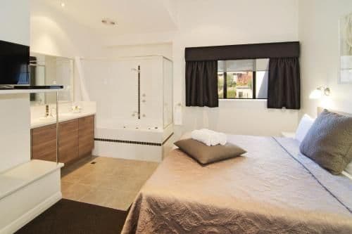 Two-Bedroom Townhouse with 2 Spa Baths