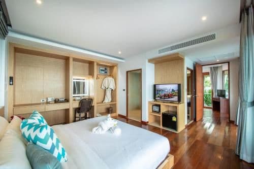 VILLA WITH PRIVATE POOL