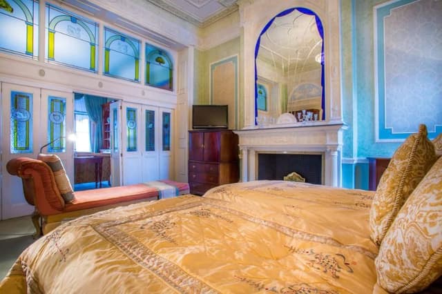 SUITE ONE BEDROOM