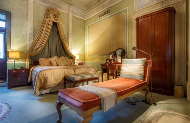 SUITE ONE BEDROOM