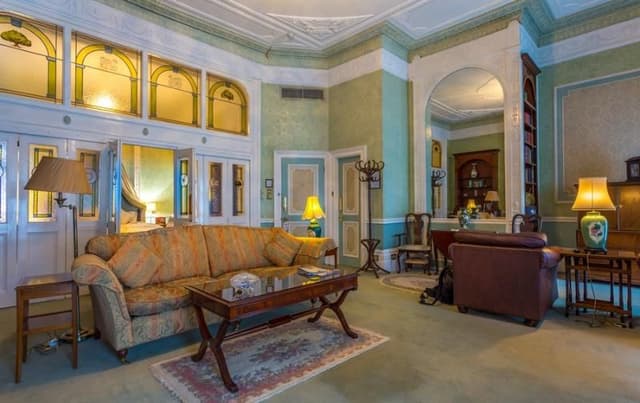 SUITE ONE BEDROOM