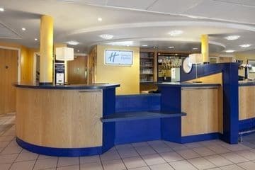HOLIDAY INN EXPRESS STAFFORD M
