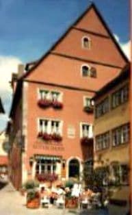 ROTER HAHN