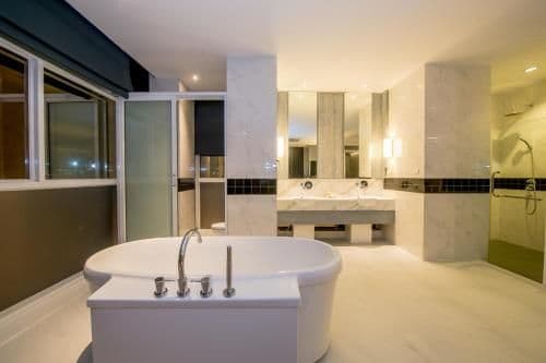 Honeymoon Suite