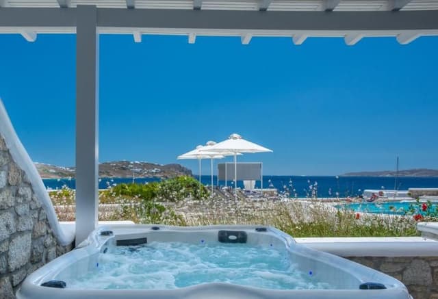 SUITE WITH JACUZZI