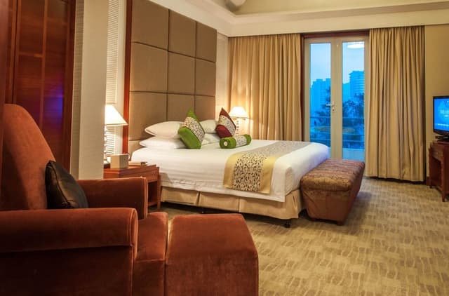 SUITE DELUXE LAKE VIEW