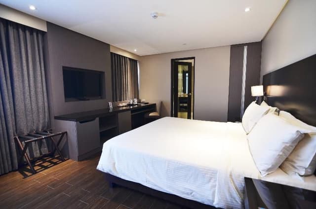 SUITE EXECUTIVE