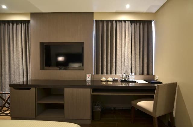 SUITE EXECUTIVE