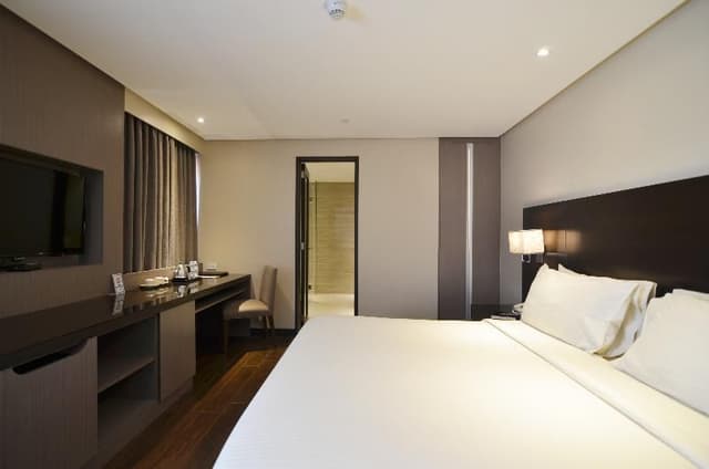 SUITE EXECUTIVE