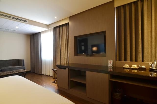 SUITE EXECUTIVE