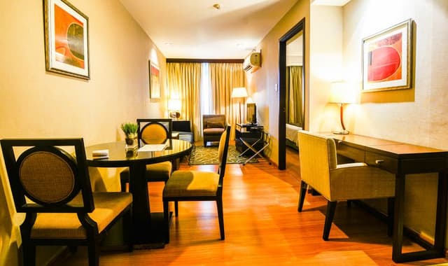 DOUBLE ONE BEDROOM
