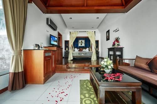 Villa with Private Pool and Sea View