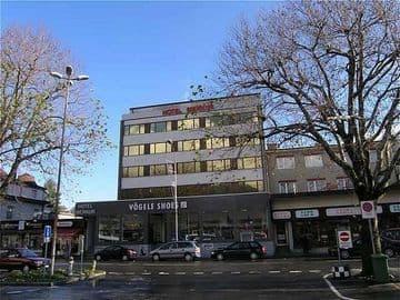 Hotel Merkur - West Station Lodge