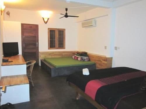 Penthouse Studio