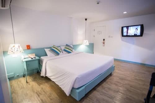 Modern Superior Room with First Club Access