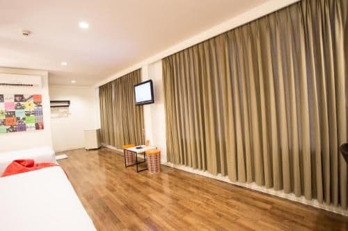 Modern Deluxe Triple Room with First Club Access
