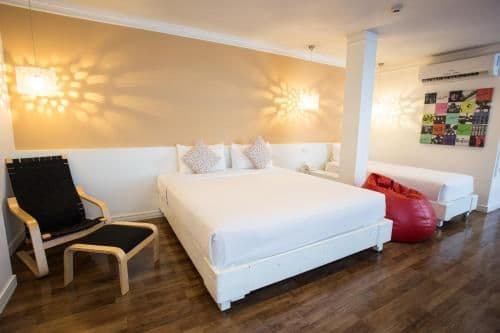Modern Deluxe Triple Room with First Club Access