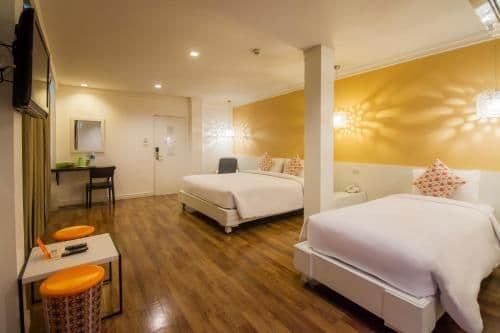 Modern Deluxe Triple Room with First Club Access
